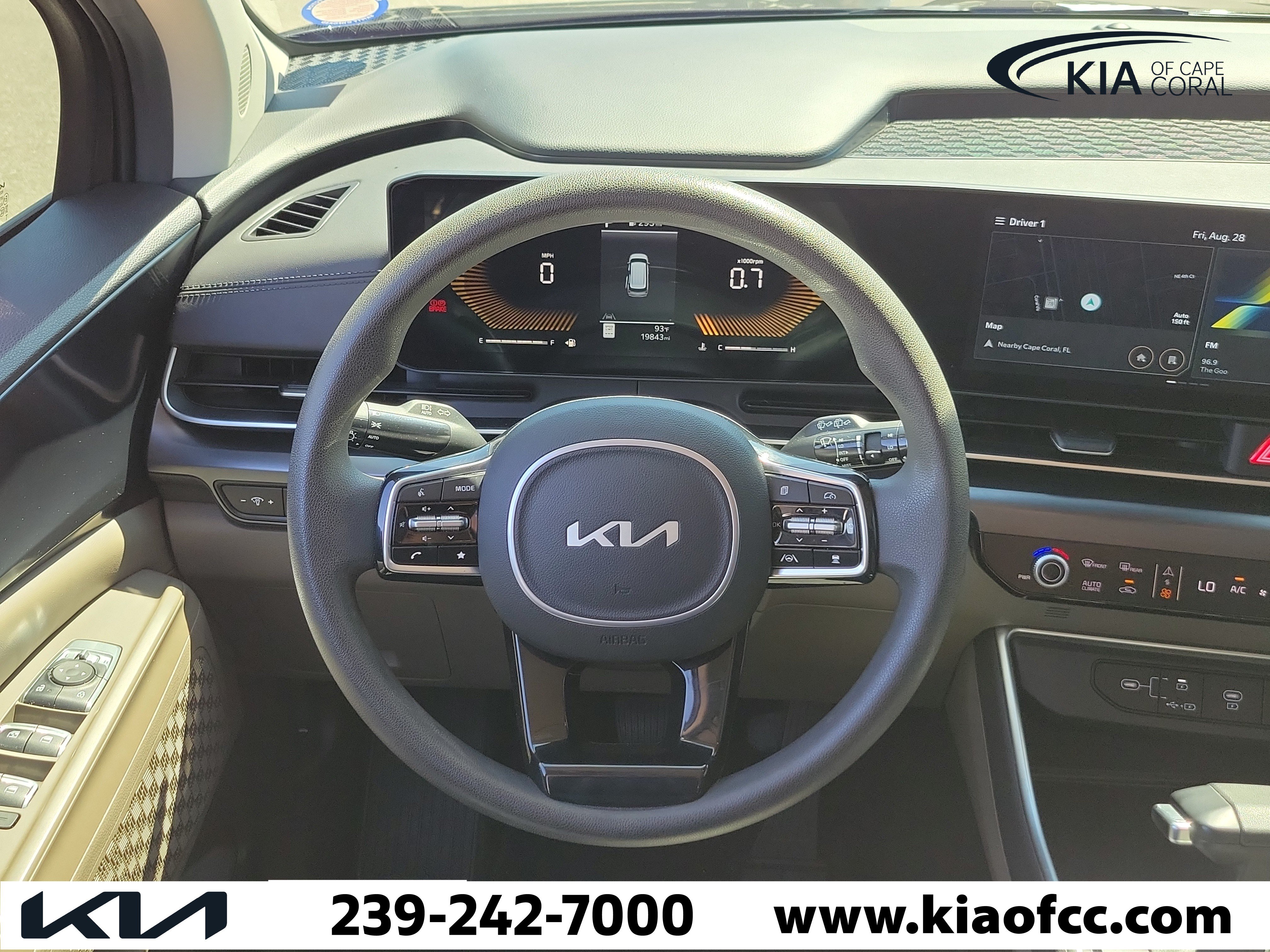 Certified 2025 Kia Carnival LX FWD image 16