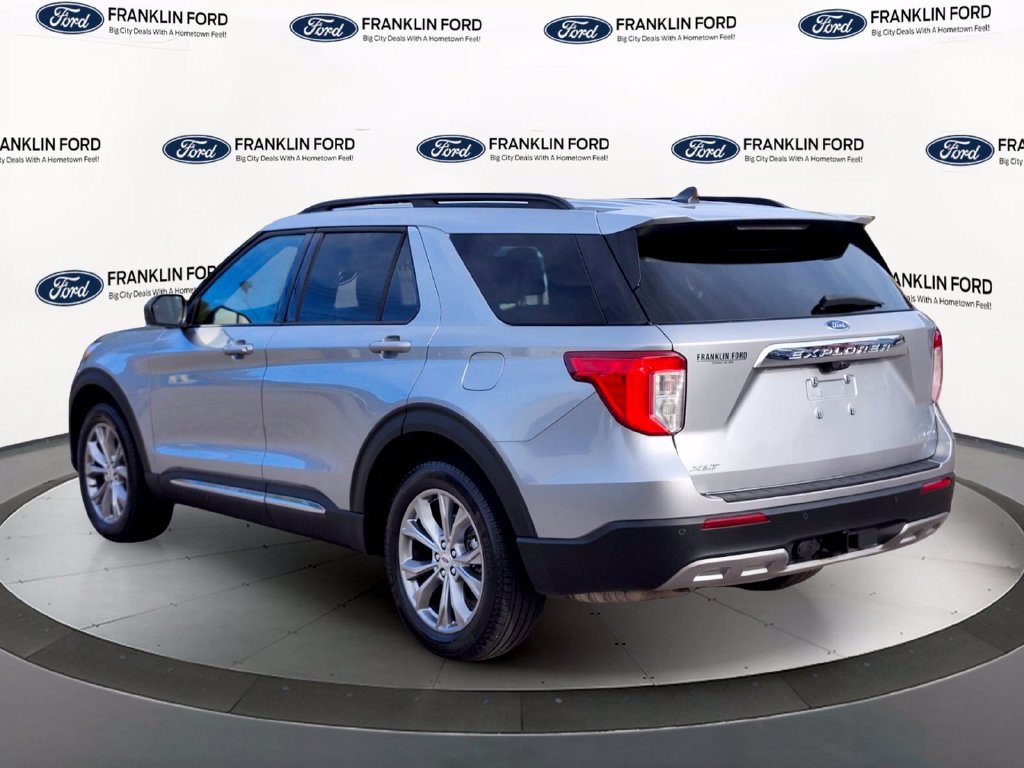 Certified 2023 Ford Explorer XLT w/ Equipment Group 202A AWD/4WD image 3