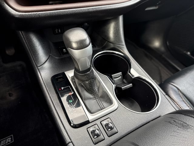 Used 2014 Toyota Highlander XLE AWD/4WD image 26