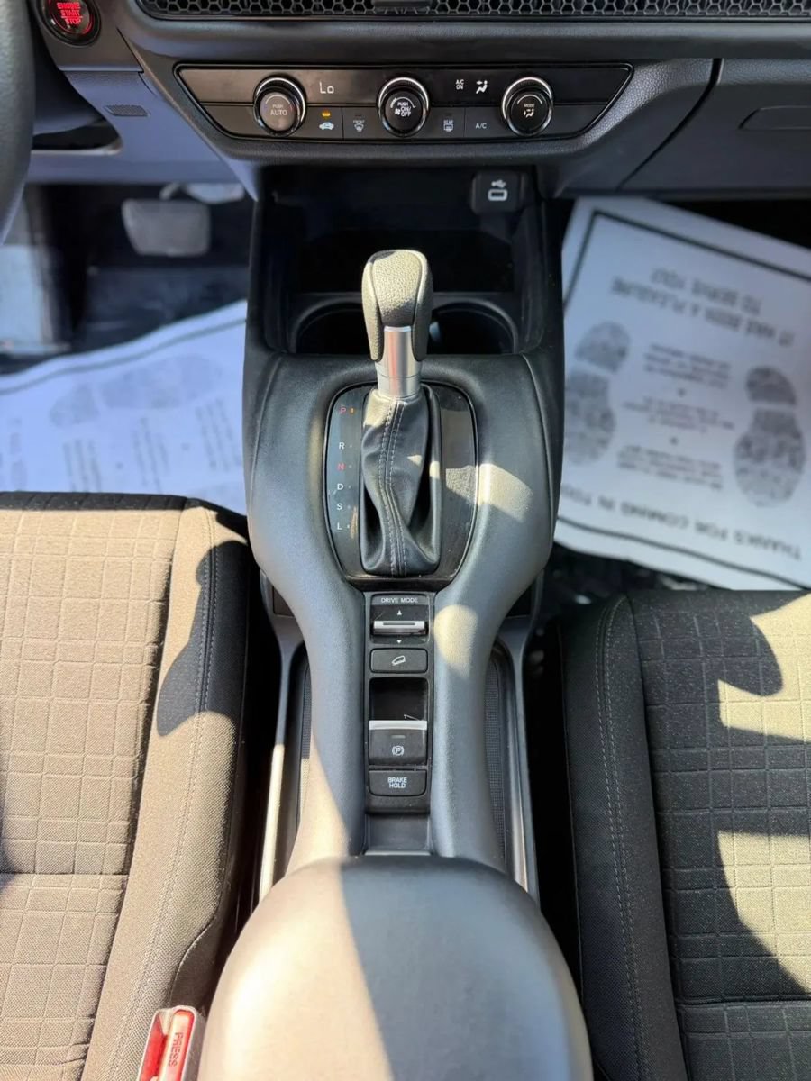Used 2024 Honda HR-V LX image 16
