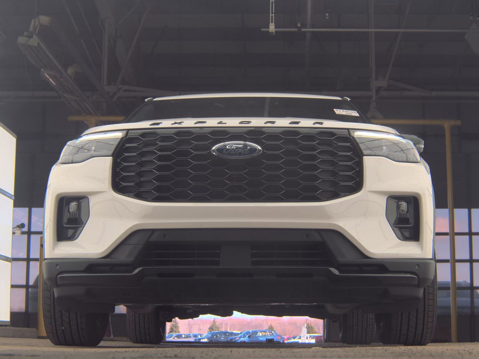 Used 2025 Ford Explorer ST-Line AWD/4WD image 2