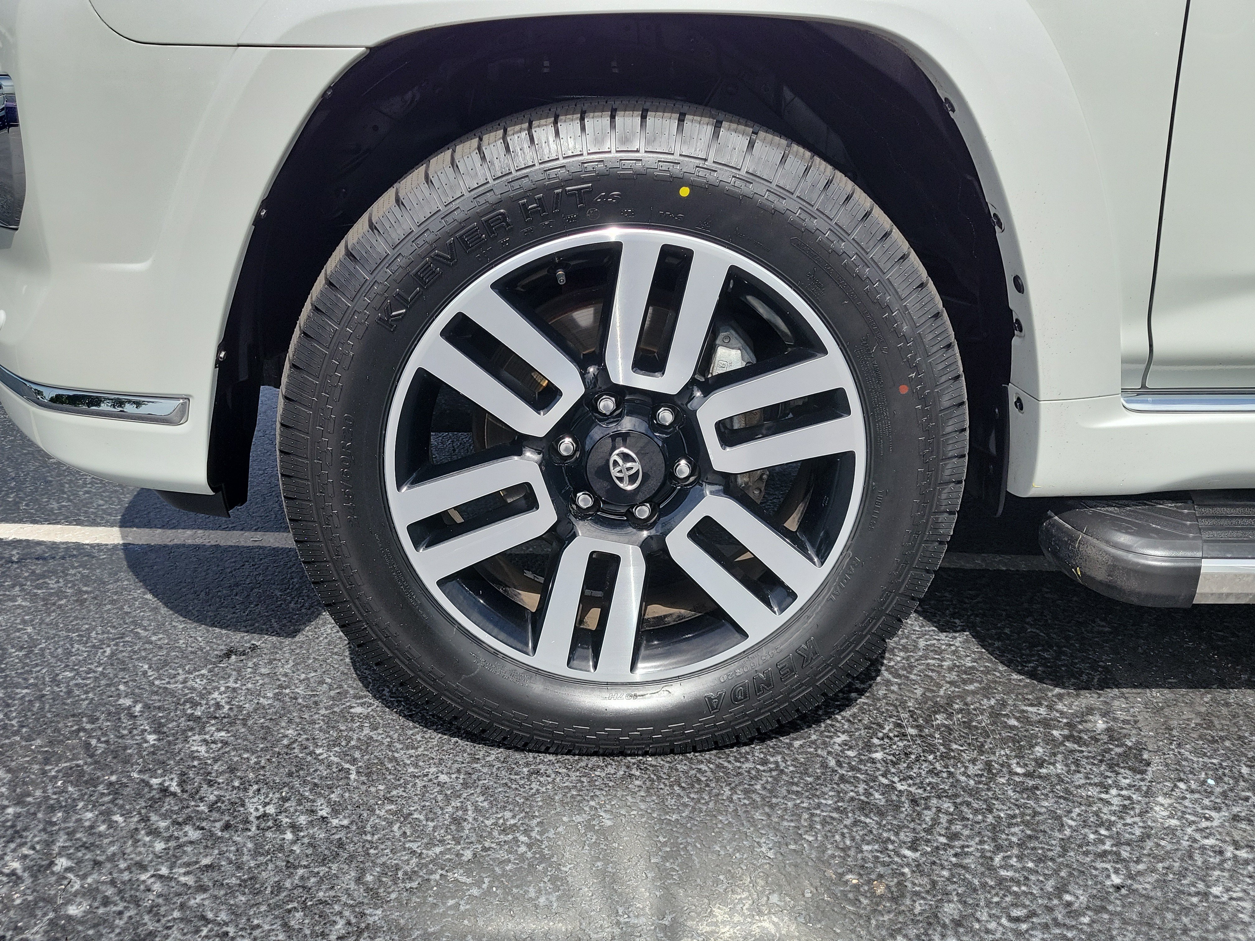 Used 2024 Toyota 4Runner Limited AWD/4WD image 5