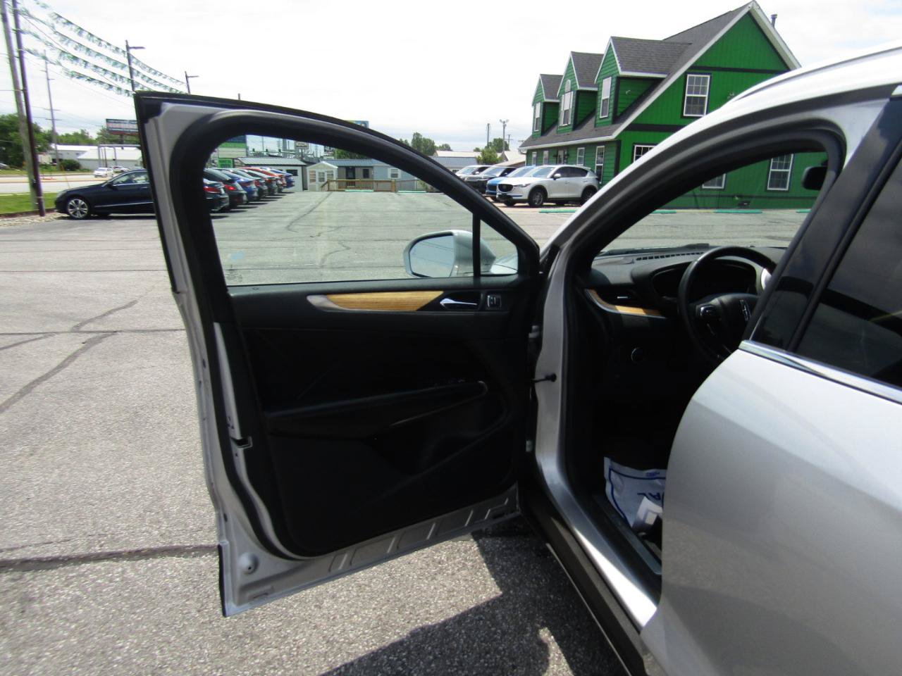 Used 2015 Lincoln MKC AWD w/ Equipment Group 101A Select image 11