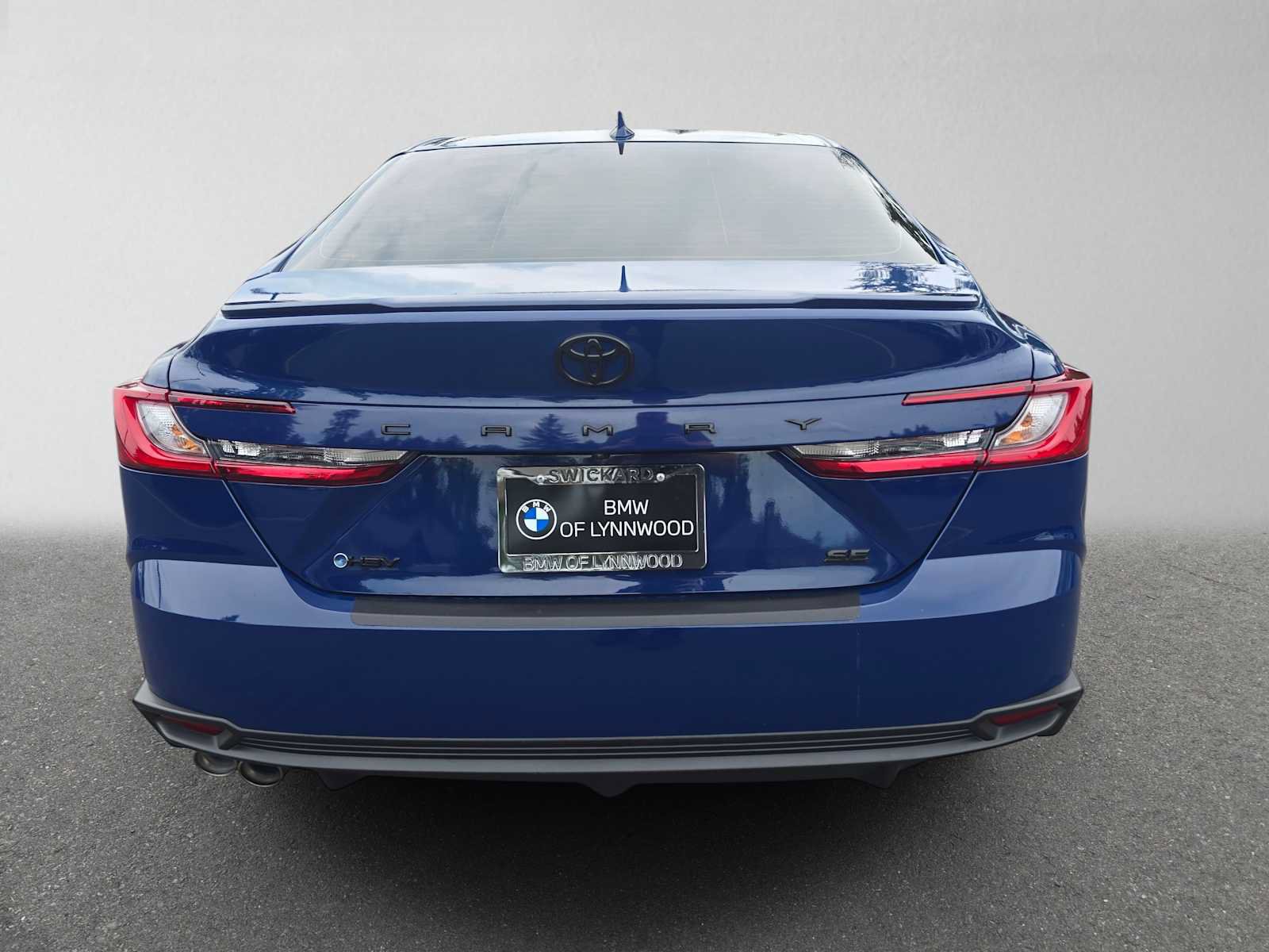 Used 2025 Toyota Camry SE w/ Multimedia Upgrade Package FWD image 4