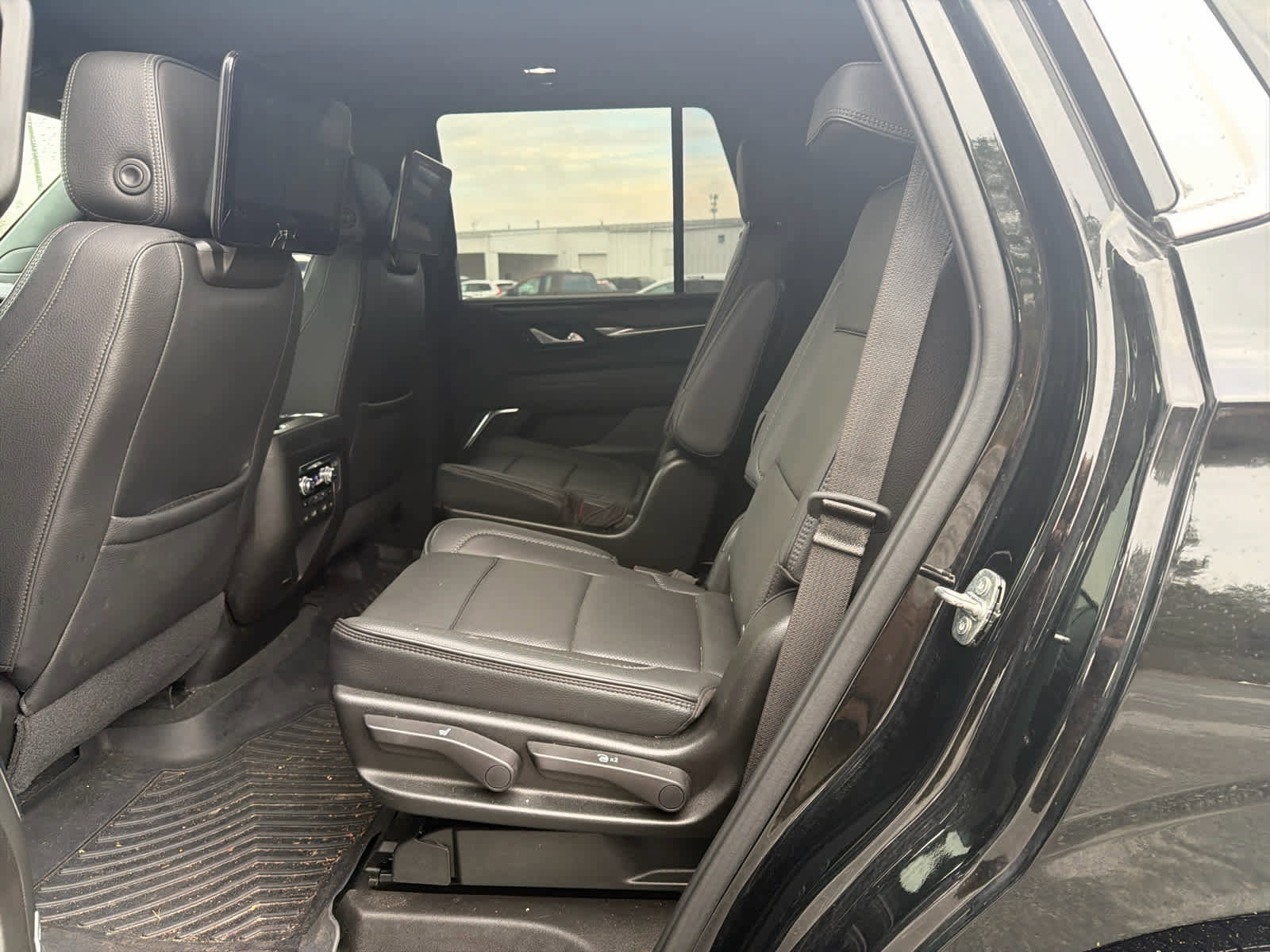 Used 2021 GMC Yukon Denali w/ Denali Ultimate Package image 9
