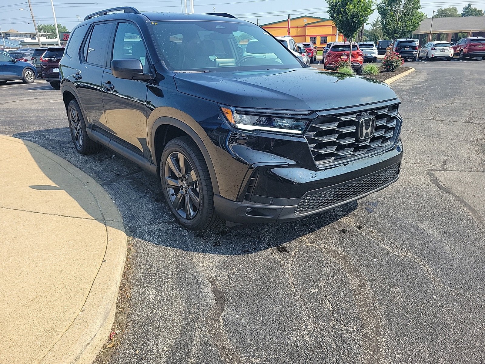 New 2025 Honda Pilot Sport image 3