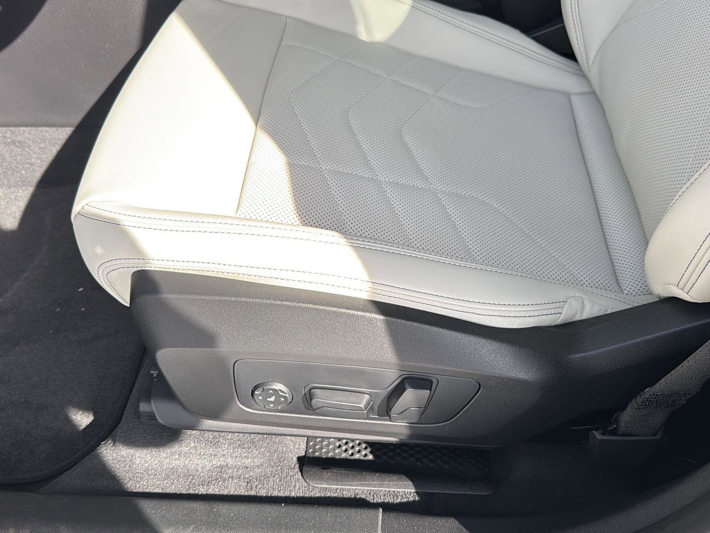 New 2026 BMW X1 xDrive28i w/ Technology Package image 25