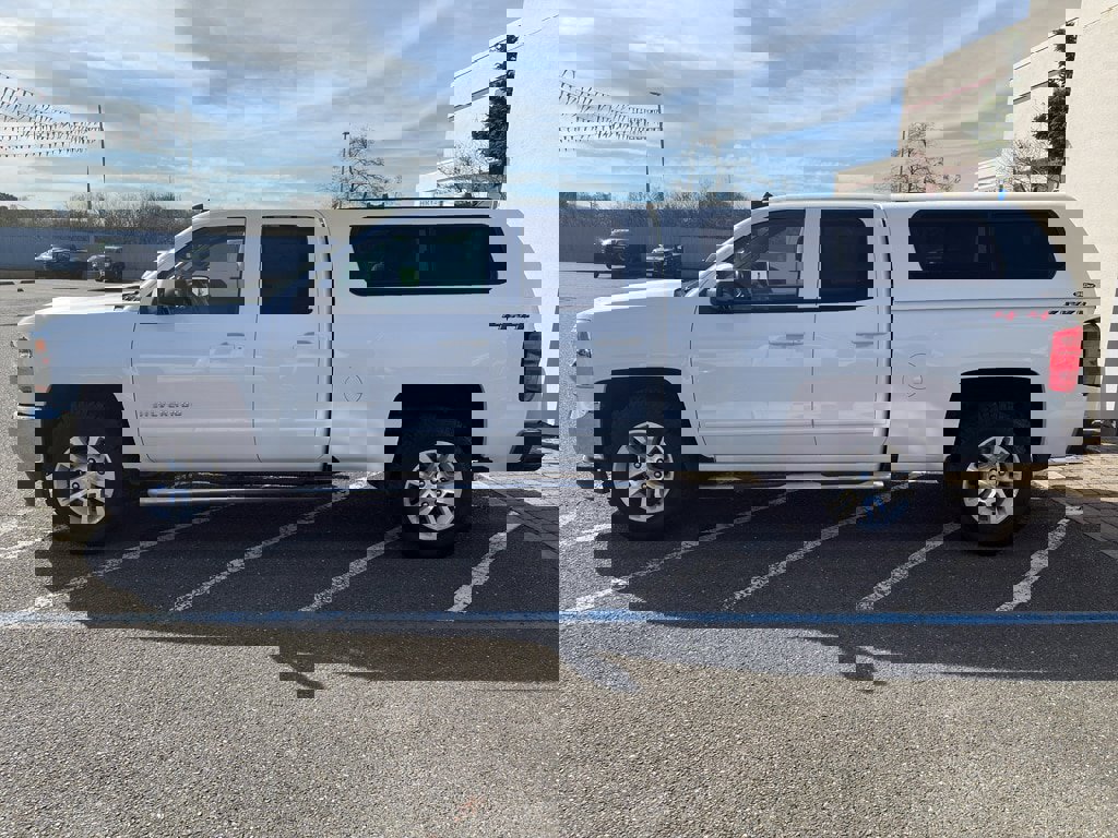 Used 2018 Chevrolet Silverado 1500 LT w/ All Star Edition image 4