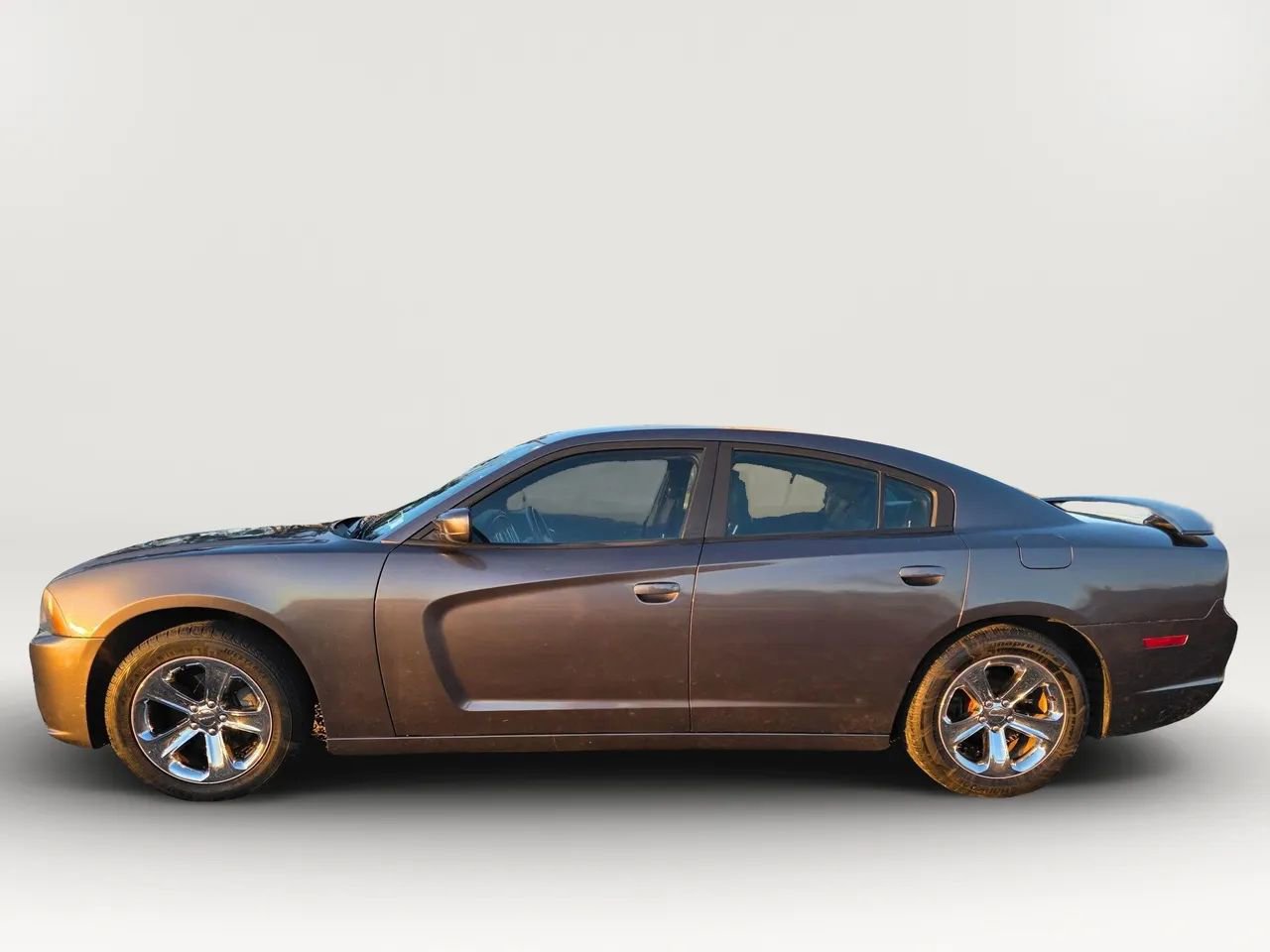 Used 2014 Dodge Charger SE w/ Sport Appearance Group image 3