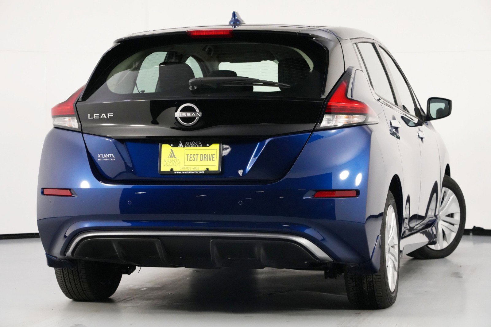 Used 2025 Nissan Leaf S image 4