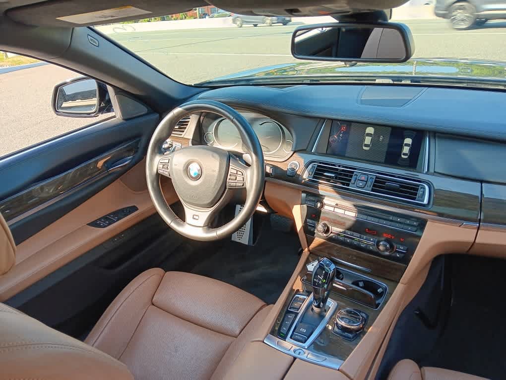 Used 2015 BMW 750i xDrive AWD/4WD image 13
