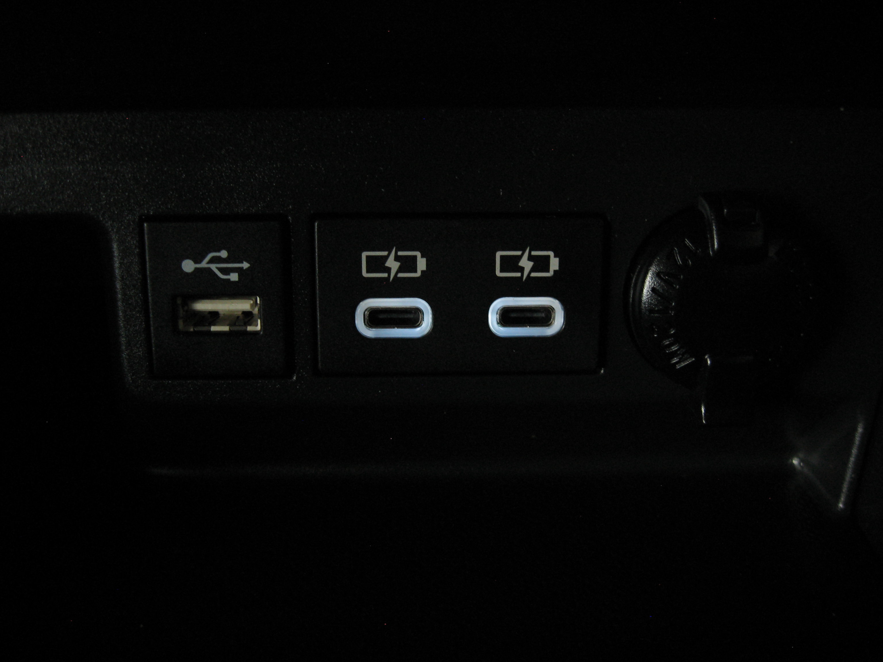 Used 2023 Toyota Highlander XLE image 19