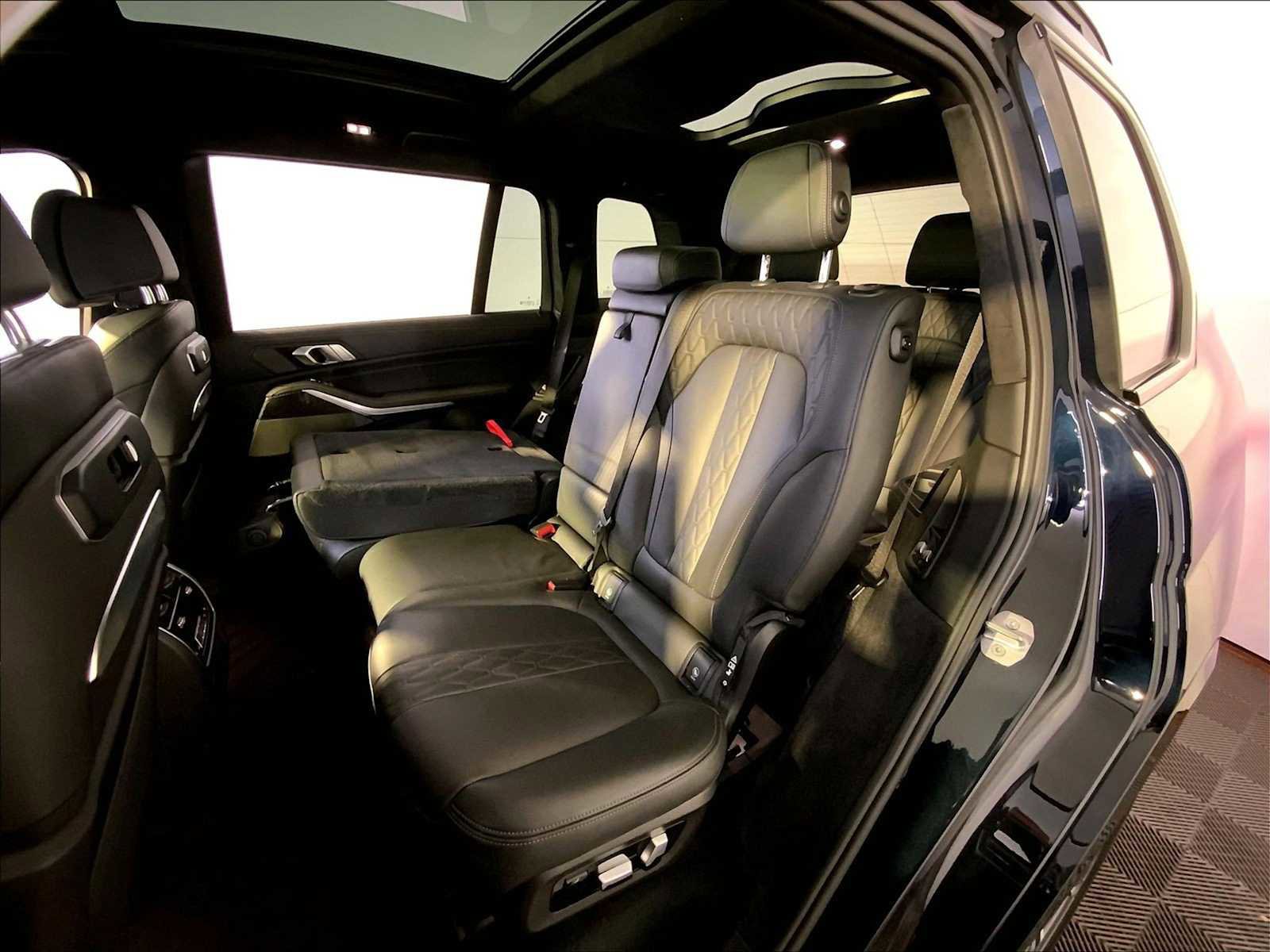 Used 2024 BMW X7 M60i w/ Executive Package image 24