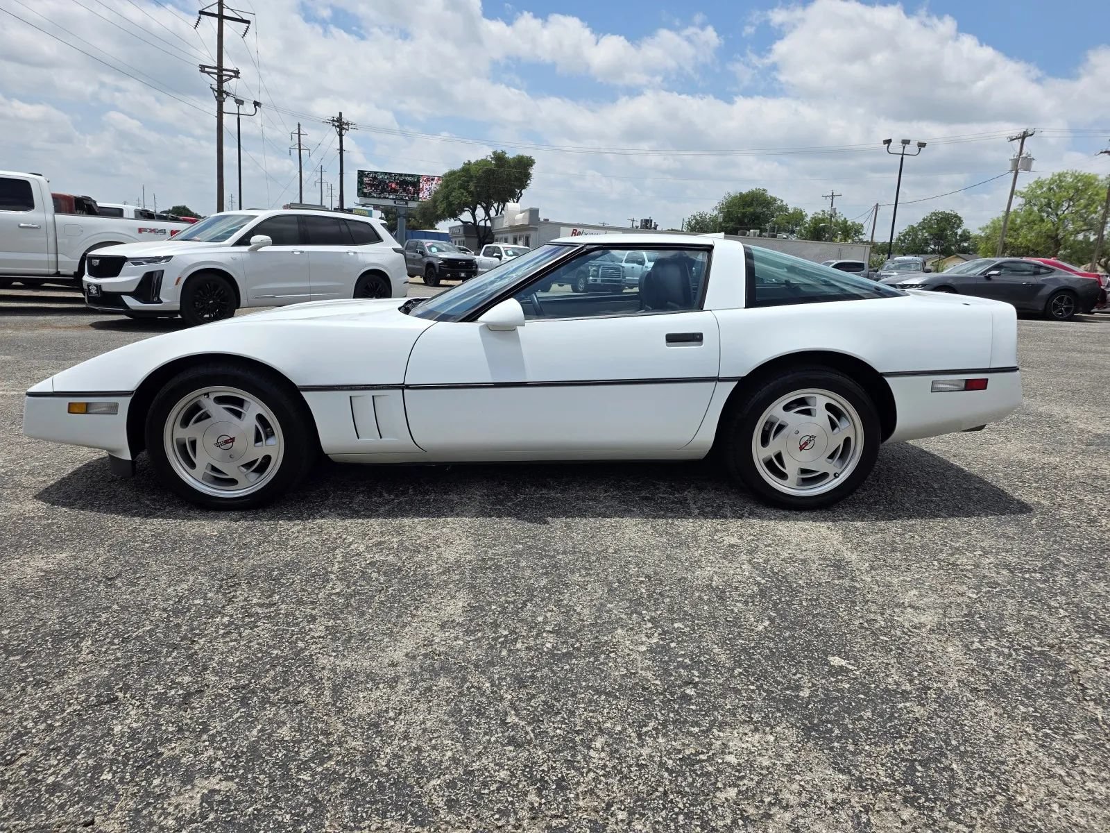 Used 1989 Chevrolet Corvette Coupe RWD image 4