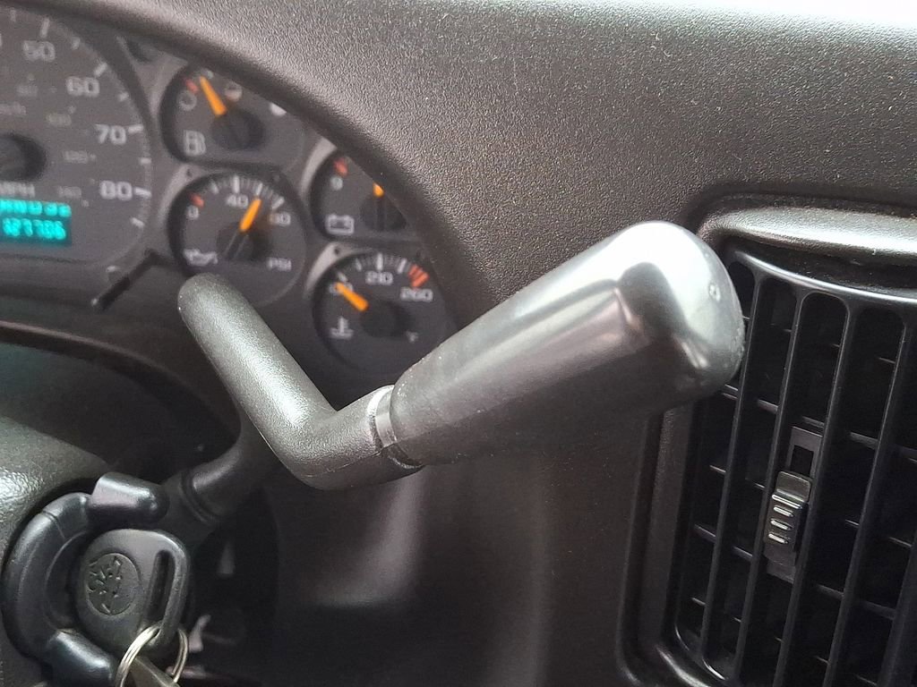 Used 2005 Chevrolet Kodiak C5500 2WD Regular Cab image 12