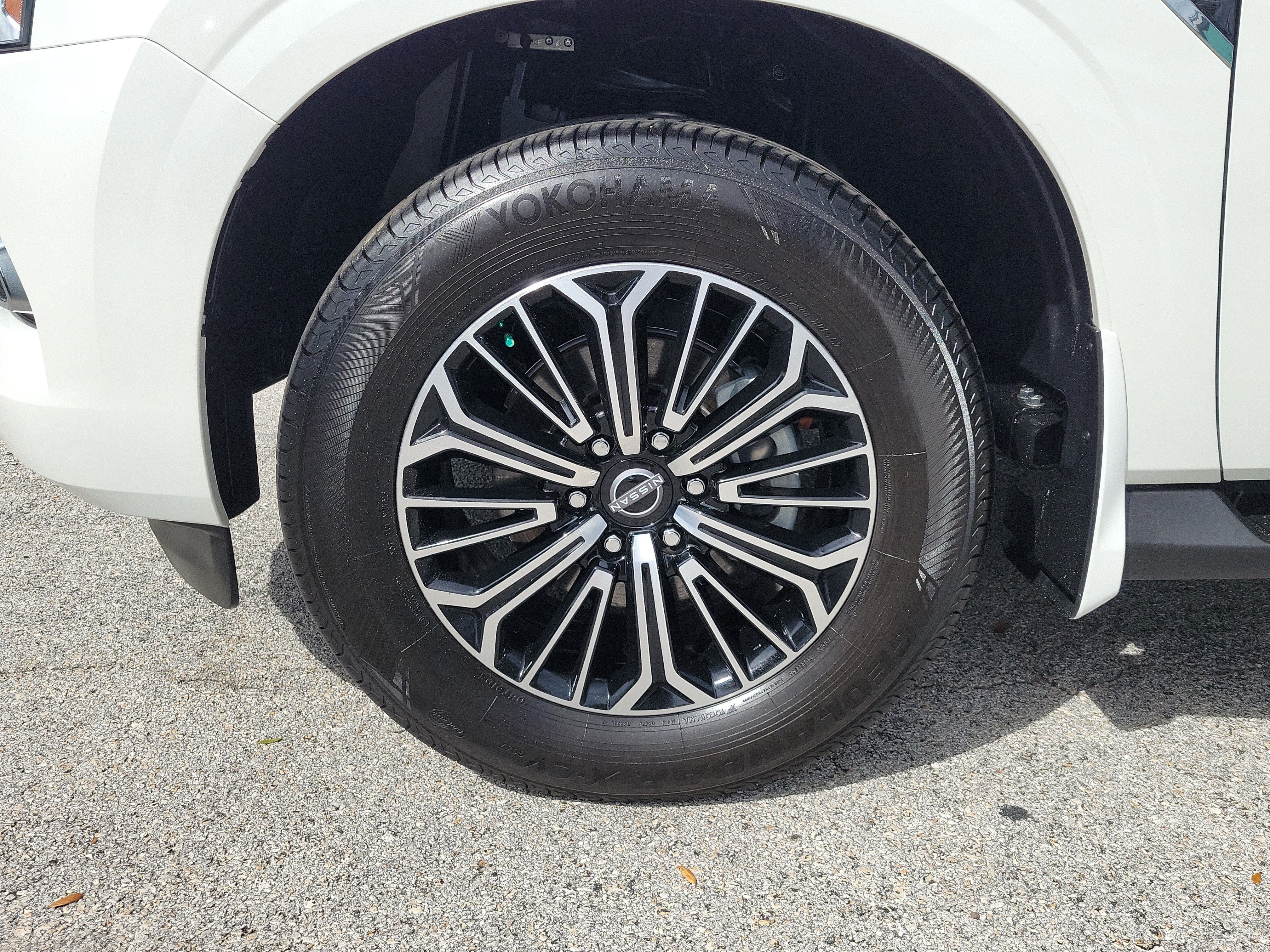 Used 2026 Nissan Armada Platinum w/ Convenience Package RWD image 5