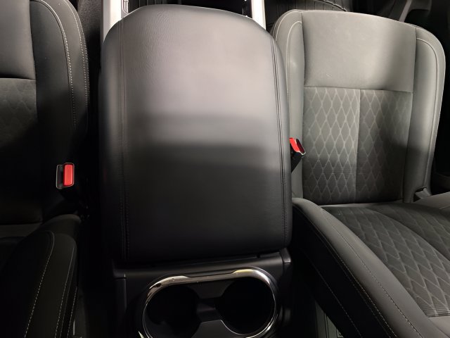 Used 2019 Nissan Titan SV w/ SV Convenience Package AWD/4WD image 17