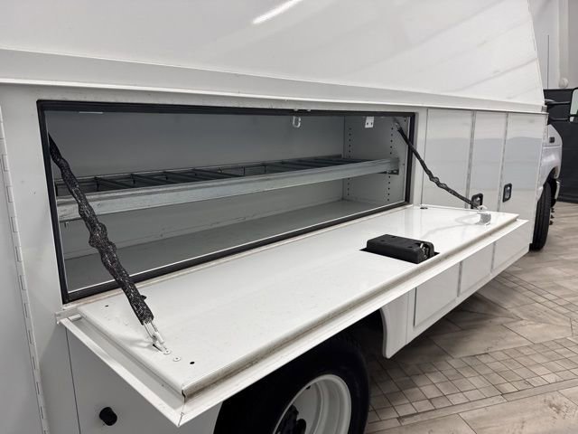 Used 2021 Ford E-450 and Econoline 450 Super Duty image 13
