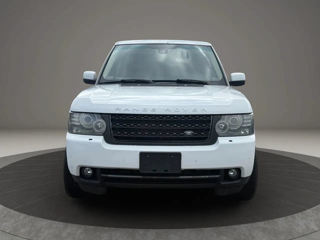Used 2011 Land Rover Range Rover HSE AWD/4WD image 2