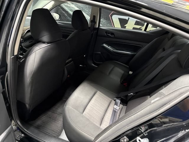 Used 2024 Nissan Altima 2.5 SV FWD image 13