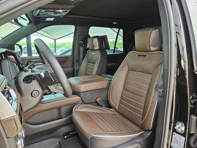 Used 2025 GMC Yukon Denali Ultimate w/ LPO, Floor Liner Package image 24