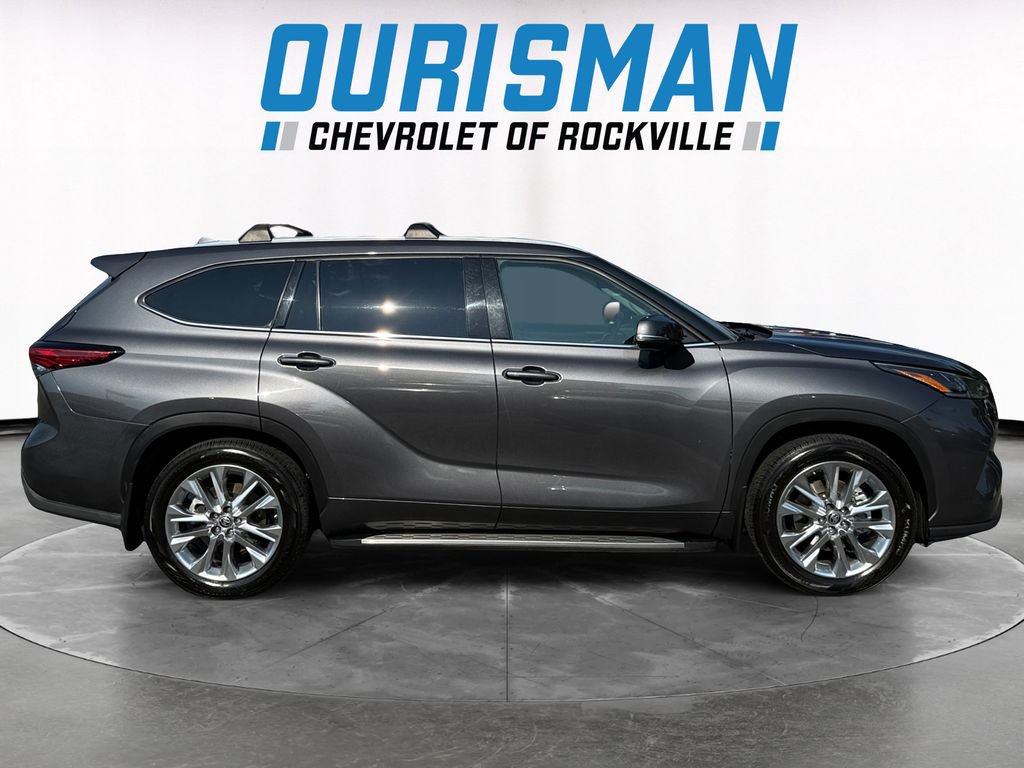 Used 2022 Toyota Highlander Limited FWD image 7