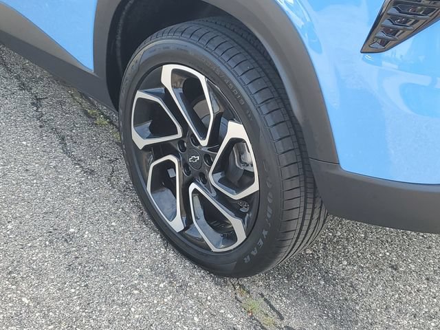 Certified 2024 Chevrolet Trax RS w/ Sunroof Package FWD image 32