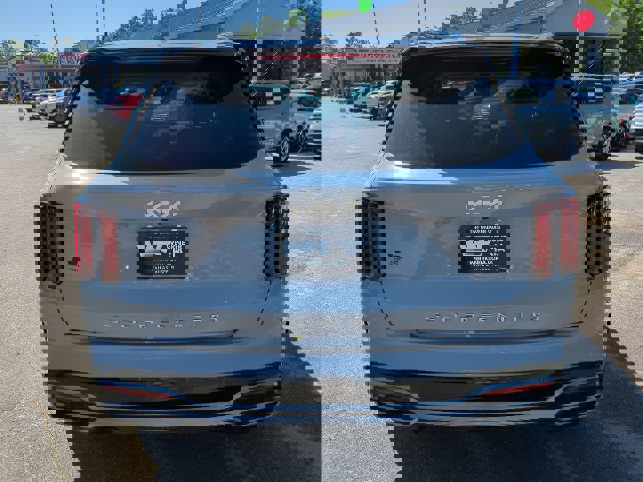 Used 2022 Kia Sorento EX w/ Panoramic Sunroof Package image 6