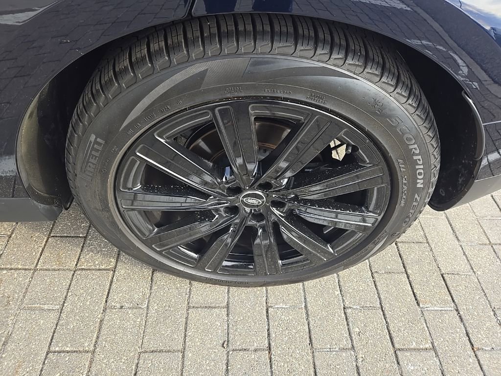 Used 2023 Land Rover Range Rover Sport SE image 9