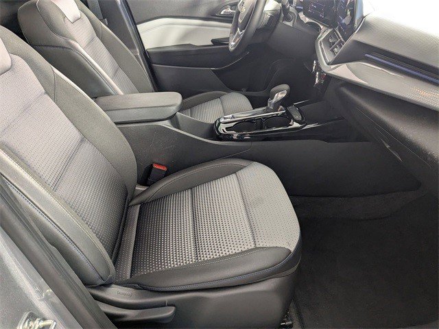 Certified 2025 Chevrolet Trax LT w/ LT Convenience Package image 29