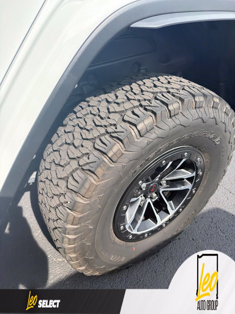 Used 2024 Jeep Wrangler Unlimited Rubicon AWD/4WD image 2