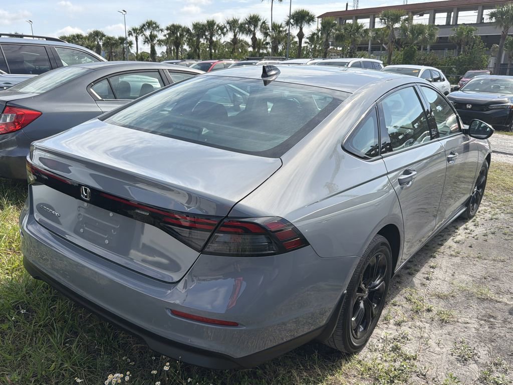 Used 2025 Honda Accord SE image 9