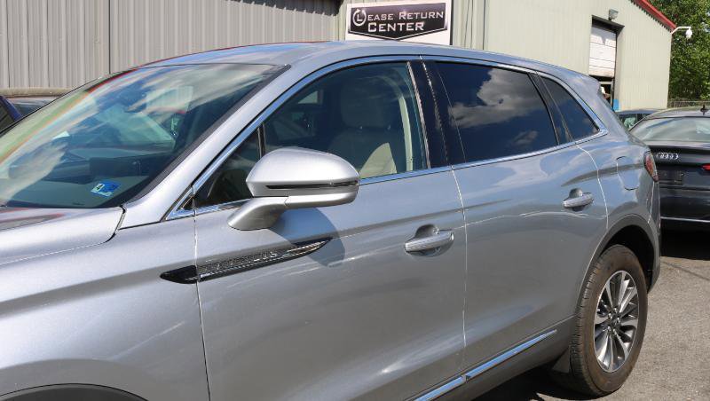 Used 2023 Lincoln Nautilus Reserve w/ Cargo Utility Package AWD/4WD image 4