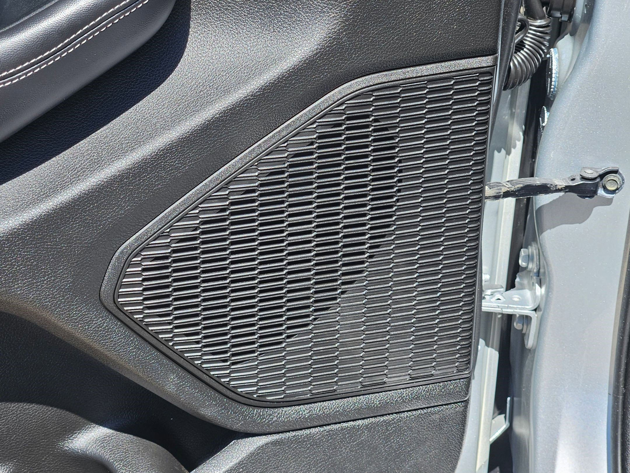 Used 2025 Jeep Grand Cherokee Altitude image 14