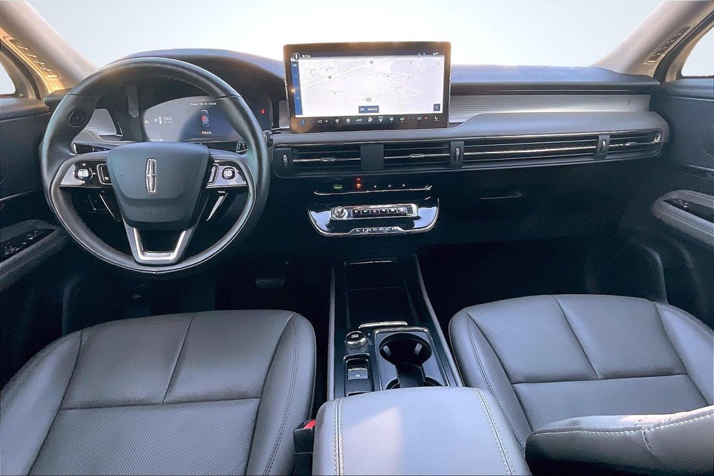 Used 2025 Lincoln Corsair Reserve FWD image 9