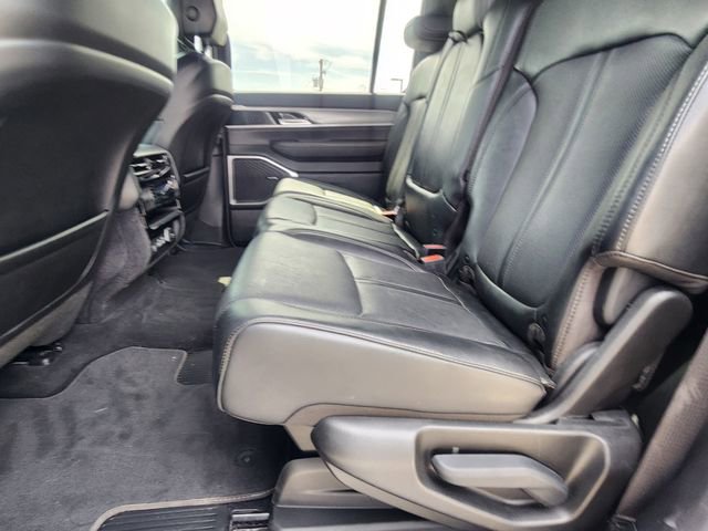 Used 2023 Jeep Wagoneer Series II AWD/4WD image 12