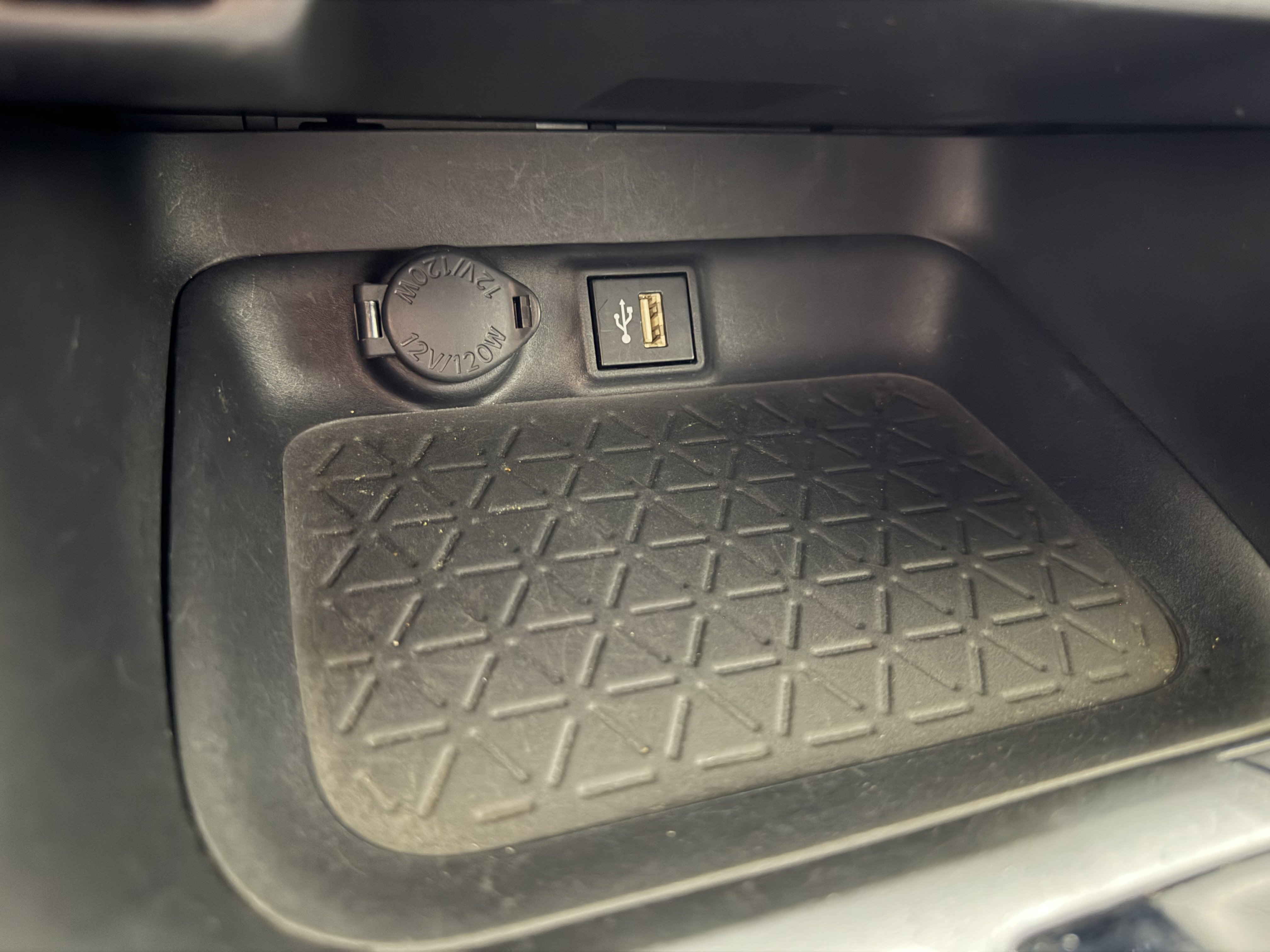 Used 2025 Toyota RAV4 XLE Premium image 19