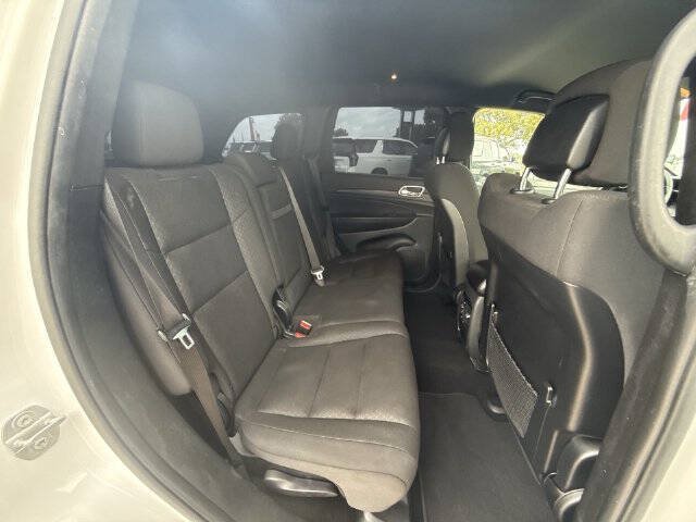 Used 2021 Jeep Grand Cherokee Laredo AWD/4WD image 28