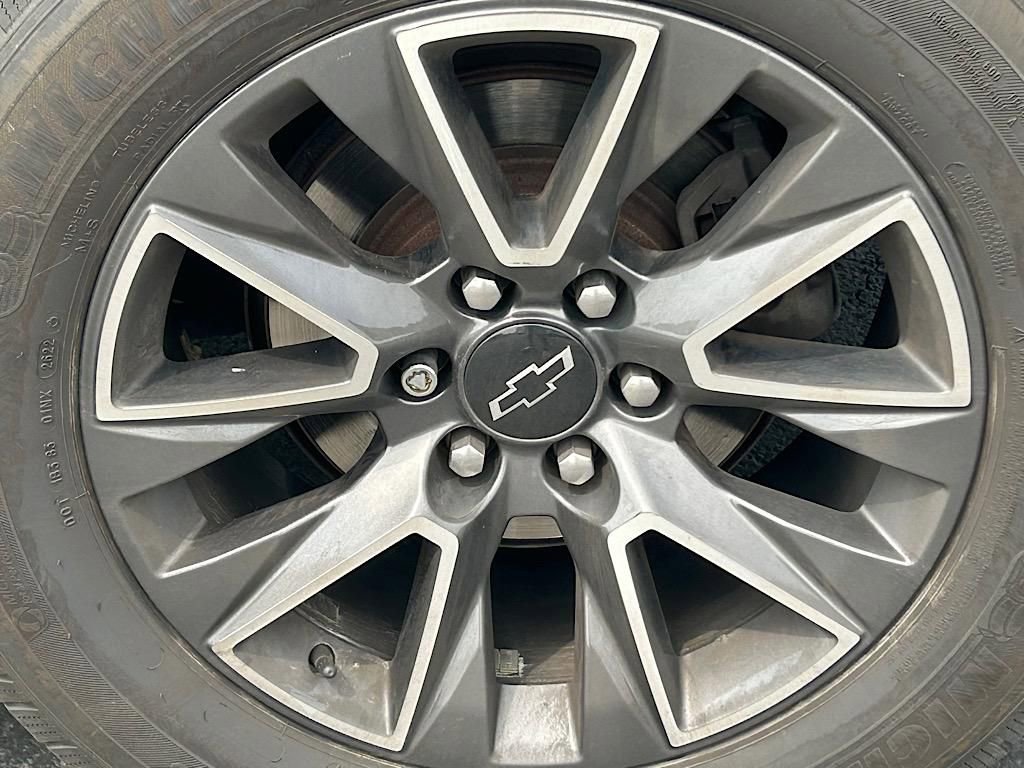 Used 2021 Chevrolet Tahoe Z71 w/ Z71 Signature Package image 23