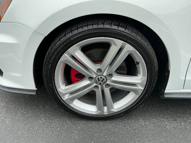 Used 2017 Volkswagen Jetta GLI FWD image 25