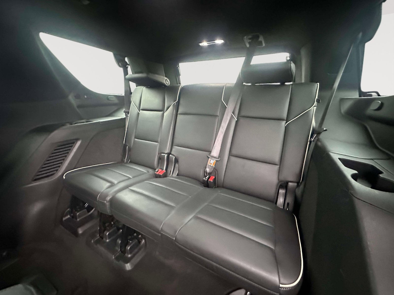 Used 2022 Cadillac Escalade Premium Luxury w/ LPO, Illumination Package image 35