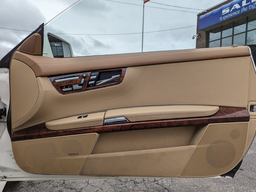 Used 2013 Mercedes-Benz CL 550 4MATIC image 34