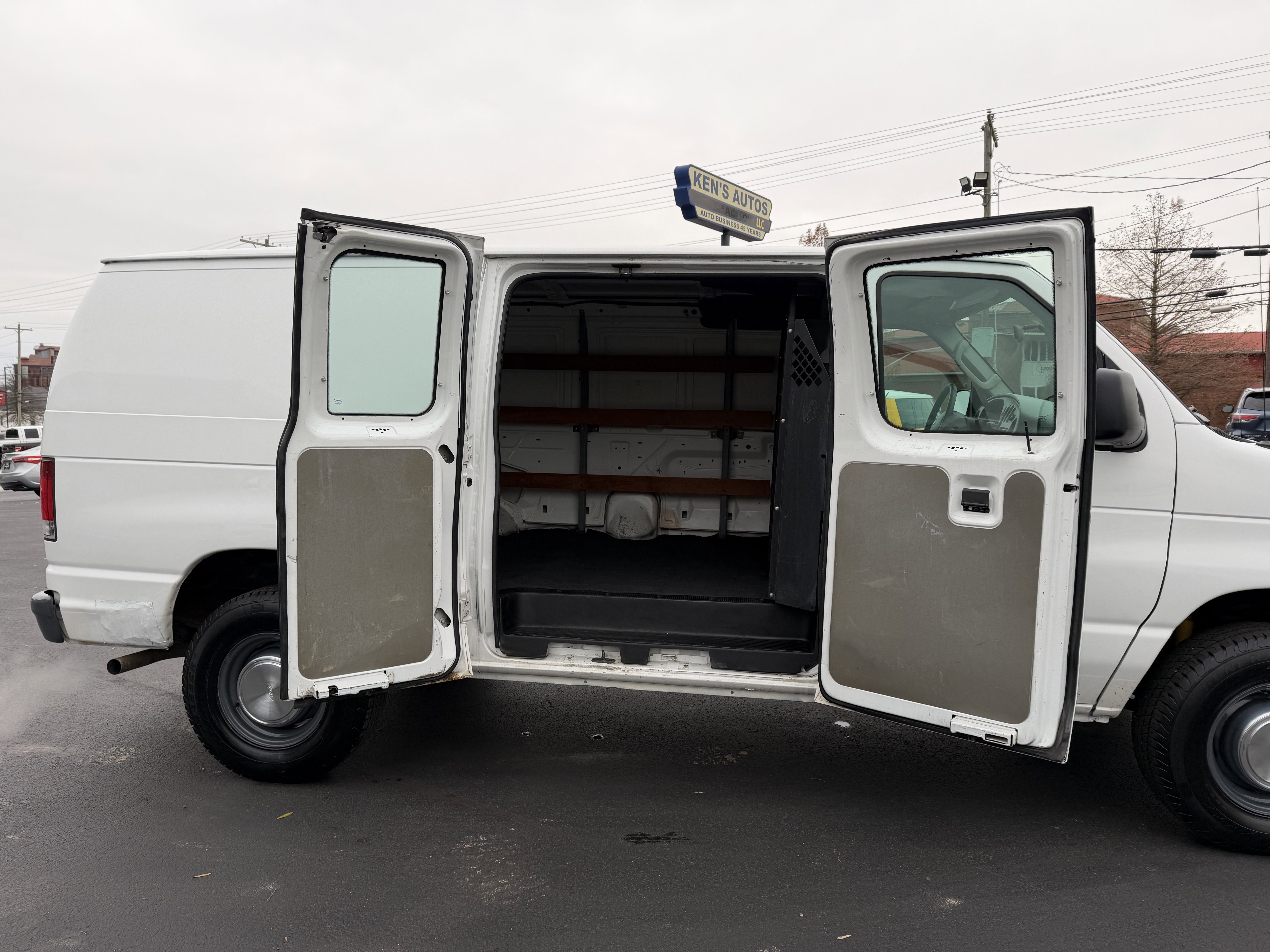 Used 2006 Ford E-250 and Econoline 250 image 21