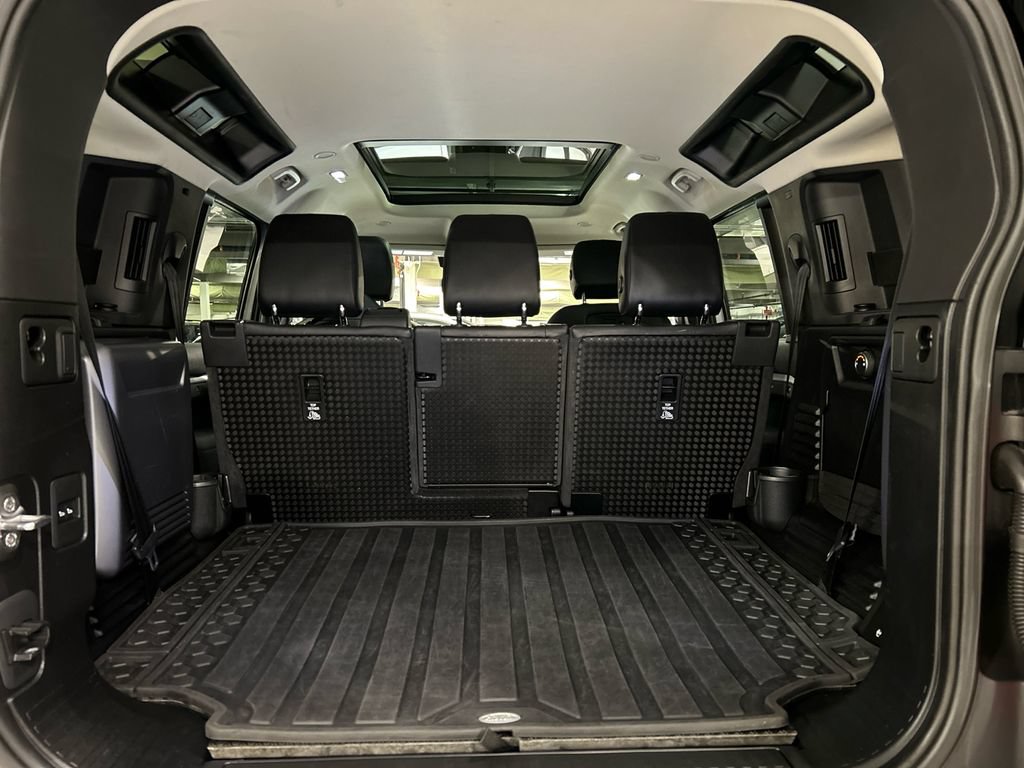 Used 2020 Land Rover Defender 110 First Edition AWD/4WD image 29