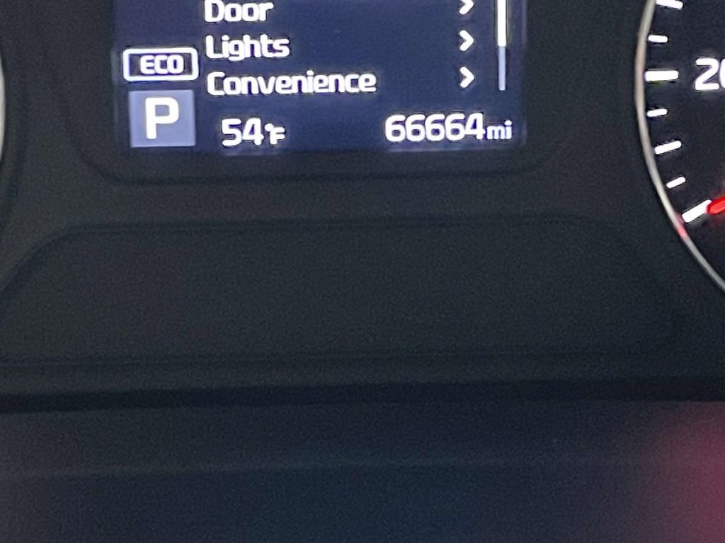 Used 2020 Kia Sorento LX image 36