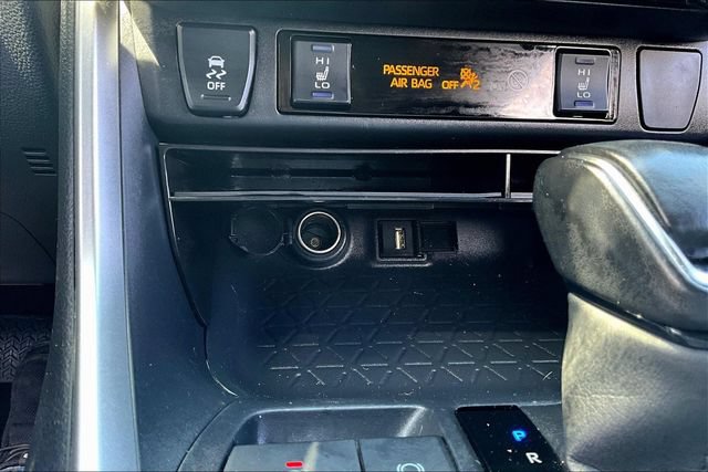 Used 2022 Toyota RAV4 SE w/ Convenience Package AWD/4WD image 15