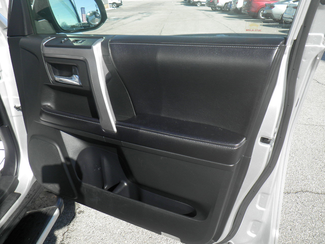 Used 2017 Toyota 4Runner SR5 image 25