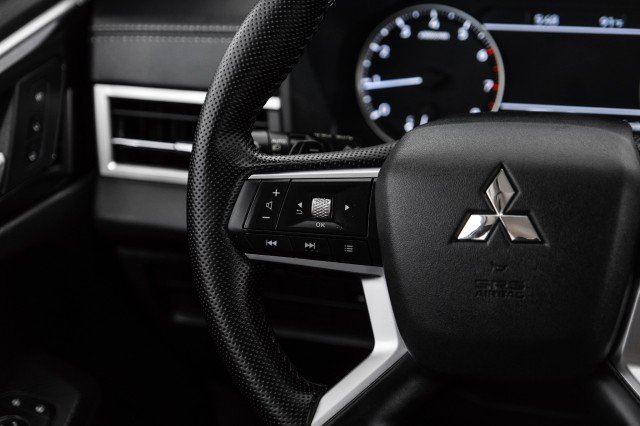 Used 2022 Mitsubishi Outlander SEL image 17