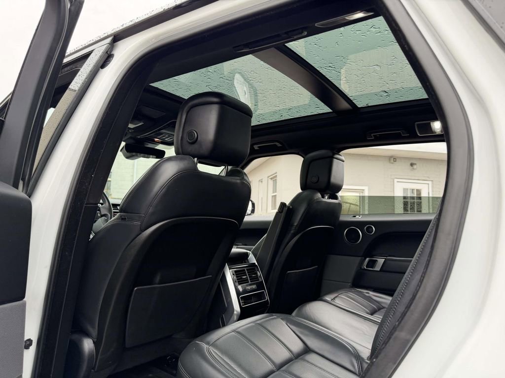 Used 2020 Land Rover Range Rover Sport HSE image 23