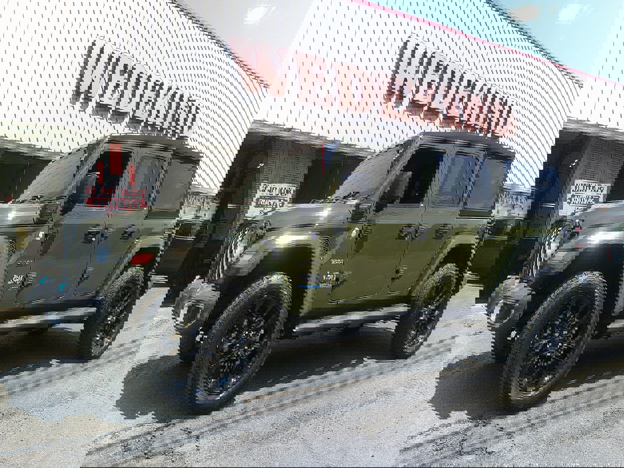 Used 2022 Jeep Wrangler Sahara image 1